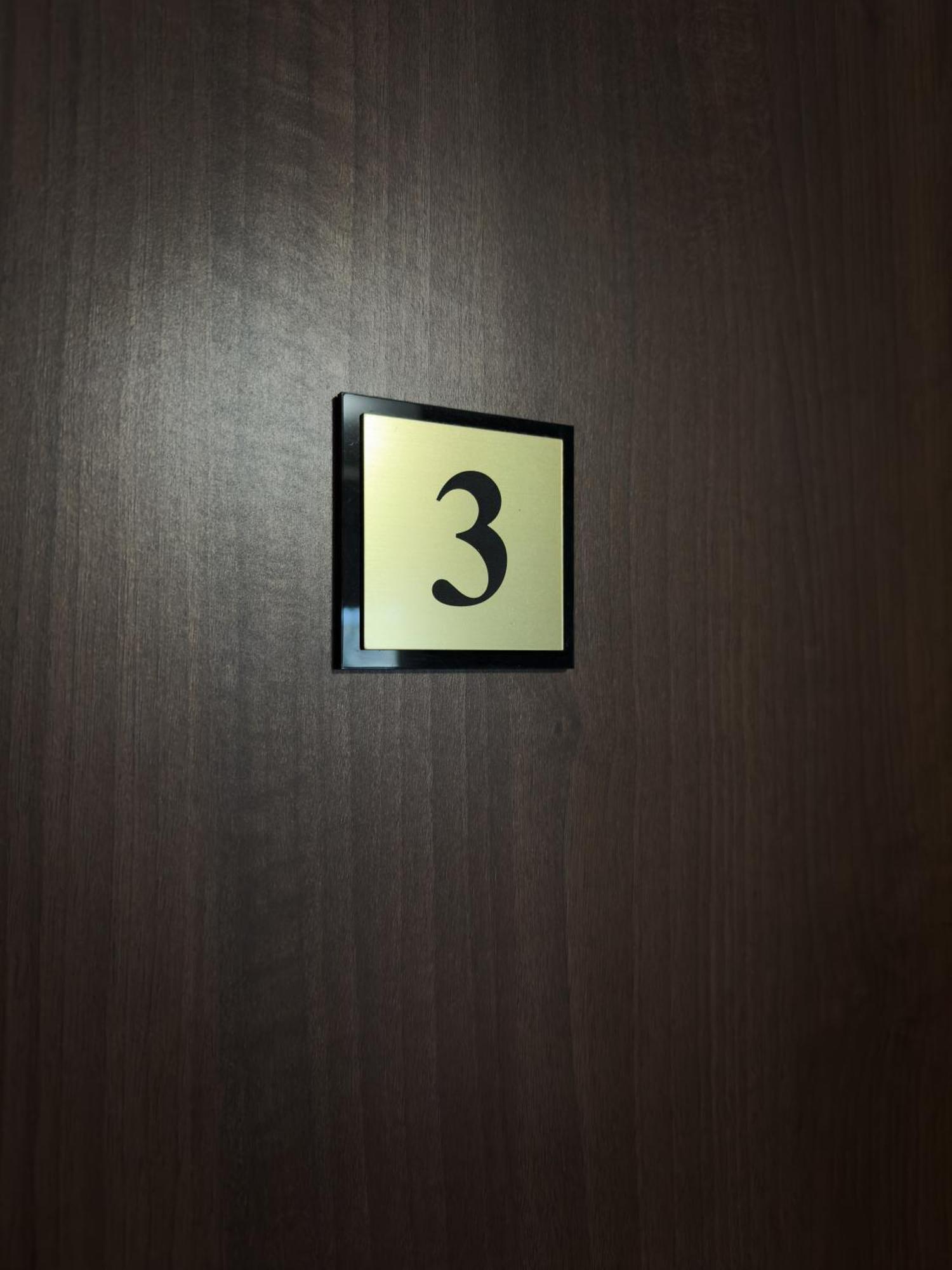 Kwadrat B&B Jalowego ジェシュフ エクステリア 写真